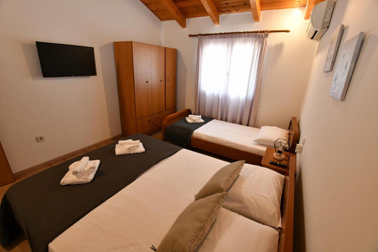 Appartement Downtown Loft à Aigio Extérieur photo