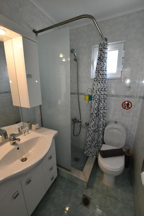 Appartement Downtown Loft à Aigio Extérieur photo