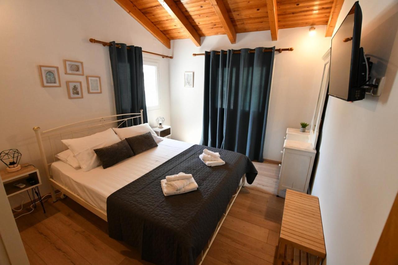 Appartement Downtown Loft à Aigio Extérieur photo