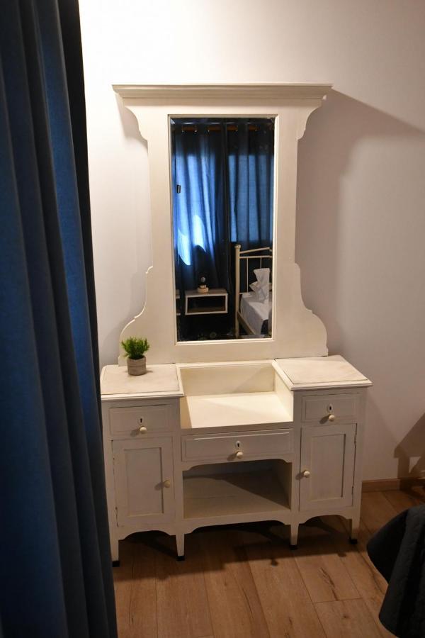 Appartement Downtown Loft à Aigio Extérieur photo