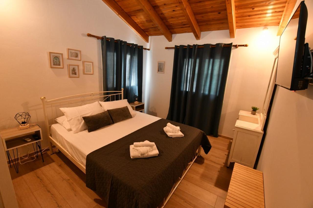 Appartement Downtown Loft à Aigio Extérieur photo